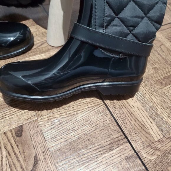 New Michael Kors Quilted Shearling Winter Belted Boots- Size 7- (fits li… - Picture 9 of 14